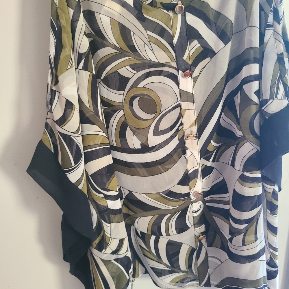 Green patterned top